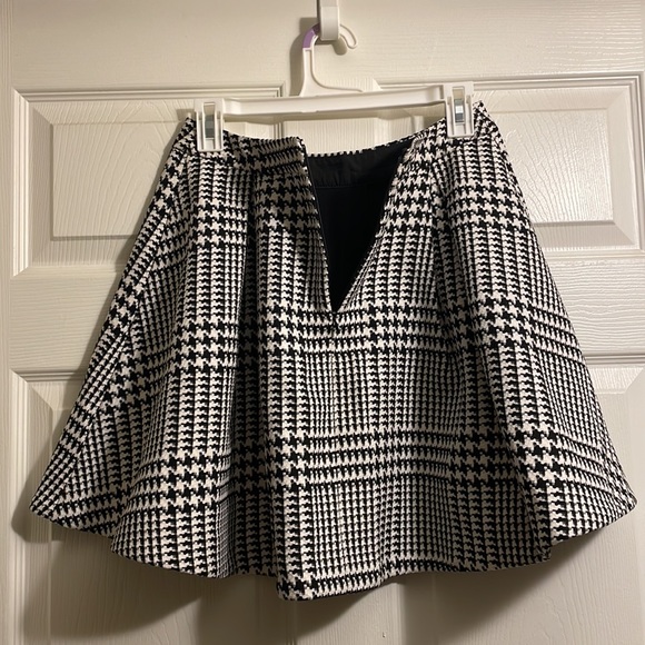 Express Houndstooth Circle Skirt Size 4 - Picture 4 of 5